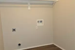 1600 Wickham Dr, Burleson, TX 76028 - Photo 11