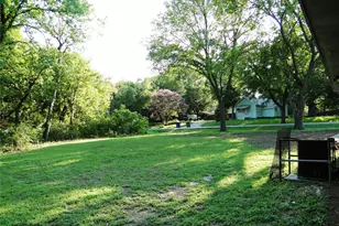 724 N Elm St, Lancaster, TX 75146 - Photo 27