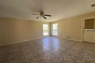 724 N Elm St, Lancaster, TX 75146 - Photo 13