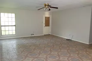 724 N Elm St, Lancaster, TX 75146 - Photo 11