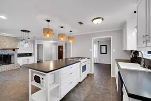 202 Vanderbilt Ln, Waxahachie, TX 75165 - Photo 11