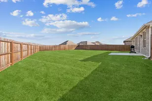 3260 Hunters Gln Dr, Aubrey, TX 76227 - Photo 25