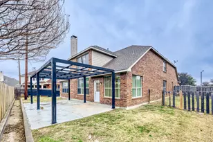 5747 Appalossa Dr, Grand Prairie, TX 75052 - Photo 3