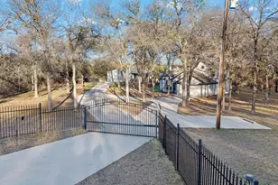 717 Mary Dr, Weatherford, TX 76085 - Photo 1