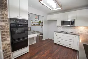 10029 Westpark Dr, Benbrook, TX 76126 - Photo 13