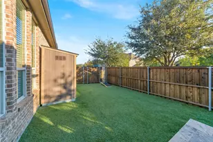 1001 W Bluff Way, Roanoke, TX 76262 - Photo 33