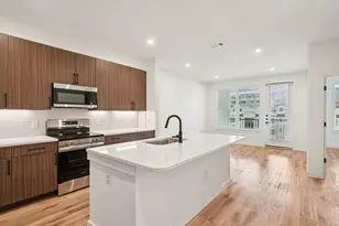 2016 S Ervay St, Dallas, TX 75215 - Photo 3