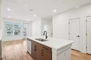 2016 S Ervay St, Dallas, TX 75215 - Photo 11