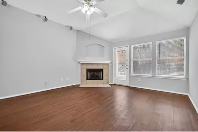 4717 Barnhill Lane, Fort Worth, TX 76135 - Photo 5