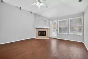 4717 Barnhill Ln, Fort Worth, TX 76135 - Photo 5