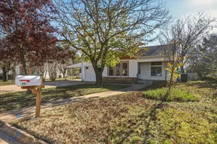 209 Kessler Dr, Granbury, TX 76048 - Photo 25