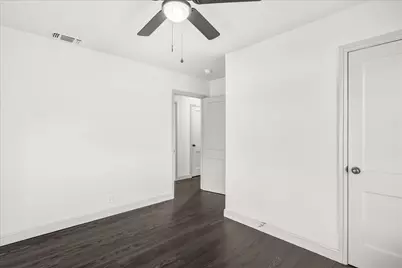 209 Kessler Drive, Granbury, TX 76048 - Photo 7