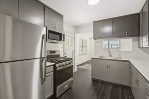 209 Kessler Dr, Granbury, TX 76048 - Photo 11