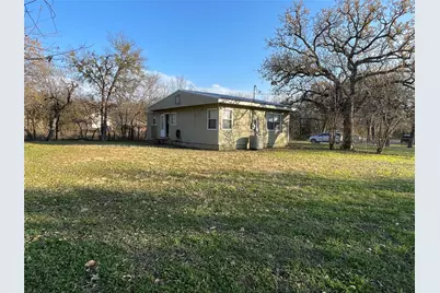 300 NW 13th Street, Mineral Wells, TX 76067 - Photo 3