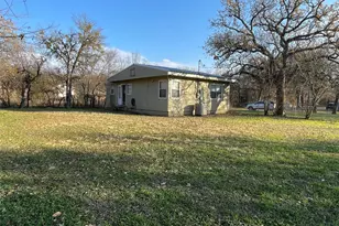 300 NW 13th St, Mineral Wells, TX 76067 - Photo 3