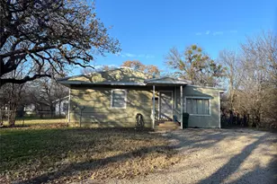 300 NW 13th St, Mineral Wells, TX 76067 - Photo 5