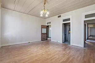 419-423 E Henderson St, Cleburne, TX 76031 - Photo 7