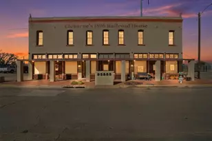 419-423 E Henderson St, Cleburne, TX 76031 - Photo 1