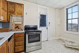 419-423 E Henderson St, Cleburne, TX 76031 - Photo 11