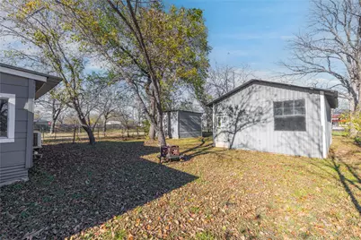 1112 W Baker Street, Brownwood, TX 76801 - Photo 23