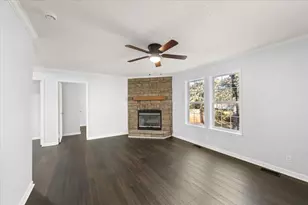 109 Summers Cir, Azle, TX 76020 - Photo 13