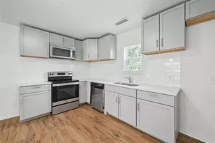 210 N 5th Ave, Denison, TX 75021 - Photo 9