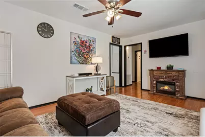 7018 Oleander Drive, Hitchcock, TX 77563 - Photo 7