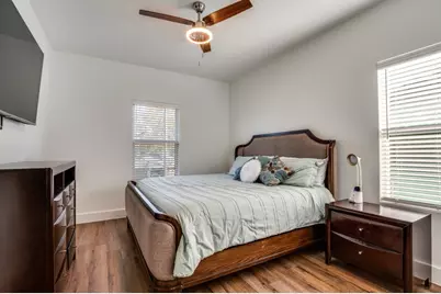 324 S Main Street, Cedar Hill, TX 75104 - Photo 9