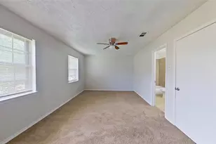 57 W Townhouse Ln, Grand Prairie, TX 75052 - Photo 13