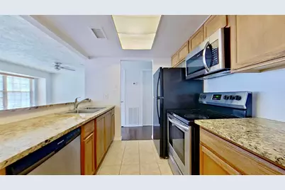 57 W Townhouse Lane #18, Grand Prairie, TX 75052 - Photo 5