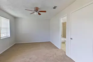 57 W Townhouse Ln, Grand Prairie, TX 75052 - Photo 17