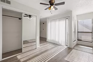 2301 Balsam Dr, Arlington, TX 76006 - Photo 9