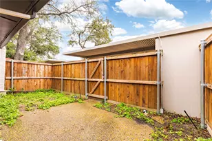 9142 Emberglow Ln, Dallas, TX 75243 - Photo 21