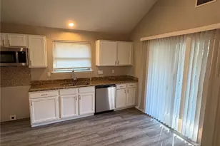 930 Lemontree Dr, Arlington, TX 76017 - Photo 9