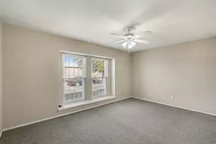 671 Stonewall Dr, Grand Prairie, TX 75052 - Photo 17