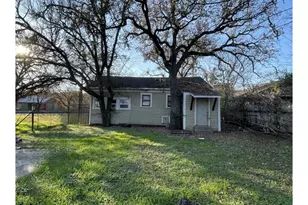 1402 NW 3rd Ave, Mineral Wells, TX 76067 - Photo 3