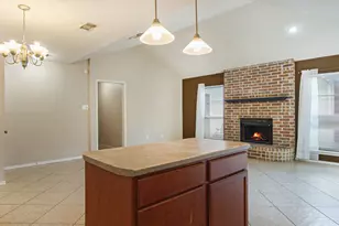 7600 Silveridge Dr, Fort Worth, TX 76133 - Photo 7