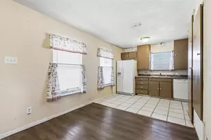 3822 Ragged Rock Ct, Joshua, TX 76058 - Photo 3