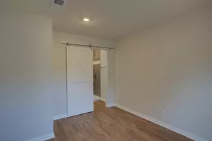 10421 Losa Dr, Dallas, TX 75218 - Photo 7