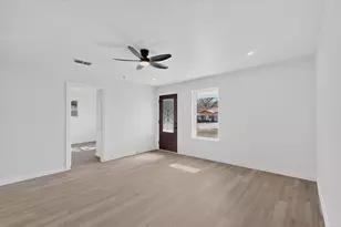 11505 Oak Tree Rd, Balch Springs, TX 75180 - Photo 5