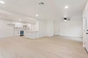 1029 N 45th St, Waco, TX 76710 - Photo 9