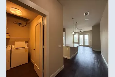 908 N Bishop Avenue #2-301, Dallas, TX 75208 - Photo 3