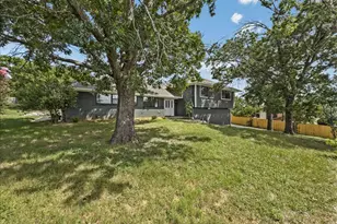 136 SW Rand Dr, Burleson, TX 76028 - Photo 23
