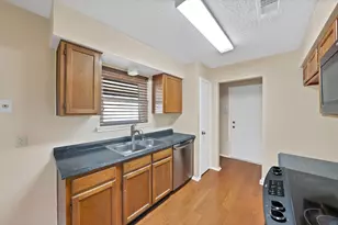 2117 Chapel Downs Dr, Arlington, TX 76017 - Photo 9