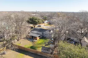1413 Ferris Ave, Waxahachie, TX 75165 - Photo 9