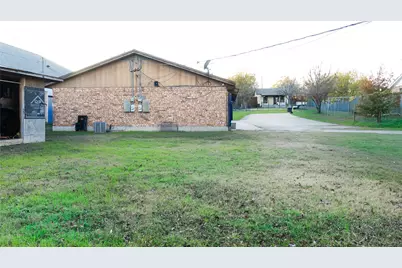 2606 Pearl Avenue, Fort Worth, TX 76164 - Photo 11