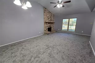 5216 Kemp Dr, Arlington, TX 76018 - Photo 5