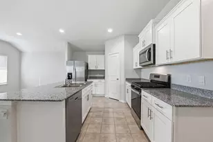 549 Bronze Cir E, Springtown, TX 76082 - Photo 5