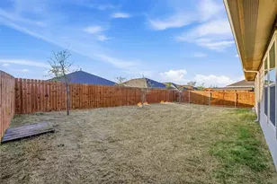 549 Bronze Cir E, Springtown, TX 76082 - Photo 23