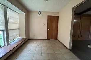 305 Marriott Ln, Garland, TX 75040 - Photo 5